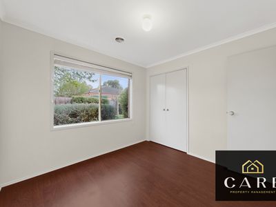 8 Michaelia Close, Cranbourne West