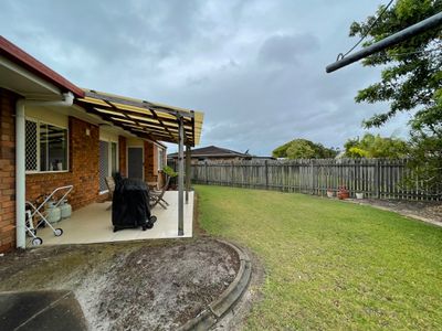 10 Golden Court, Kawungan