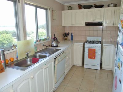 2 Emblen Street, Eden