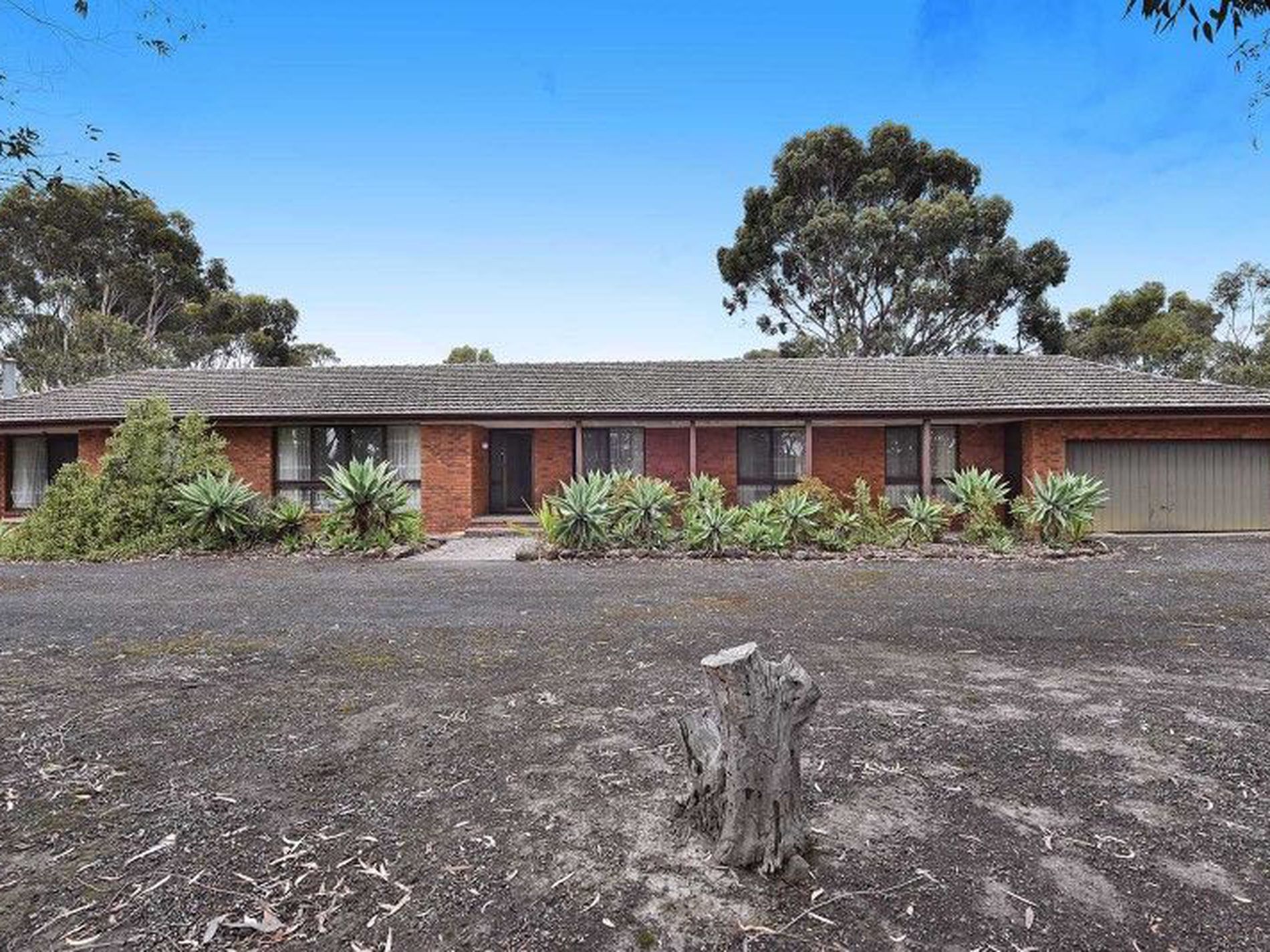 15 Raes Road, Sunbury