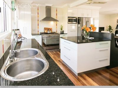 2 Christine Avenue, Torquay