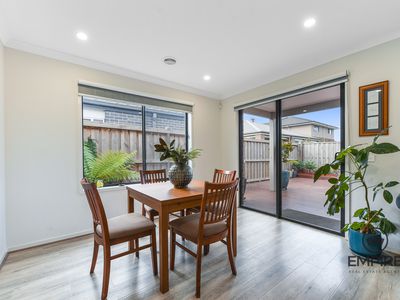 27 Cherokee Parade, Clyde