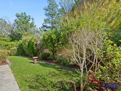 16 Gratton Place , Isaacs