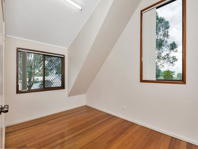 33-35 Roland Court, Peak Crossing