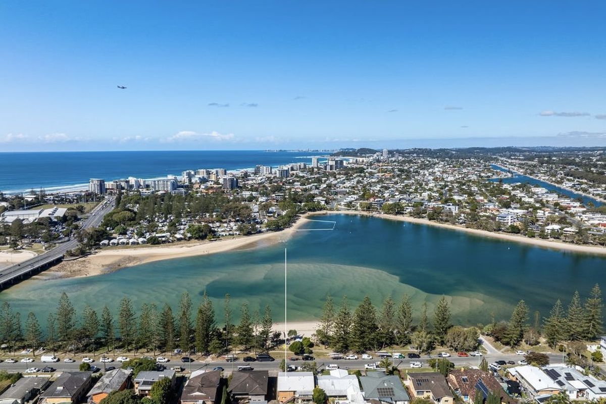 4 / 21 Awoonga Avenue, Burleigh Heads