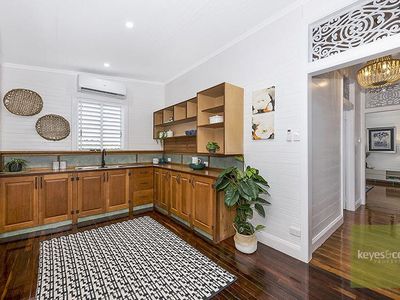 14 Echlin Street, West End