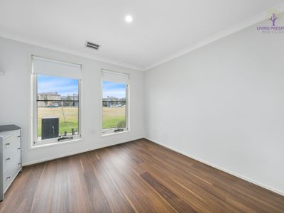 14 Amboy Walk, Point Cook