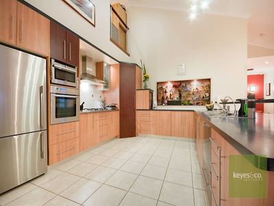 1 Warbler Crescent, Douglas