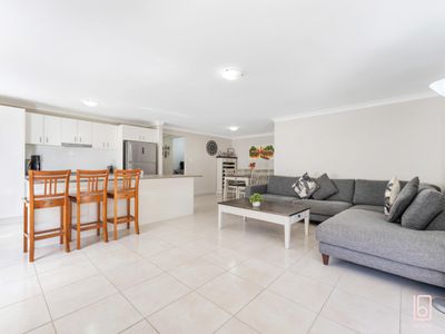 8 Oakmont Place, Woongarrah