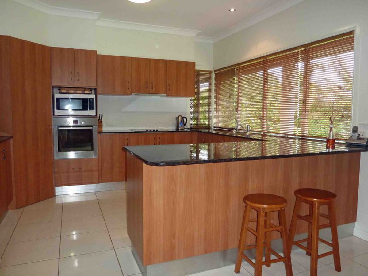26 Montgomery Close, Atherton