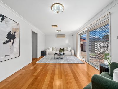 10 Morgan Close, Prairiewood