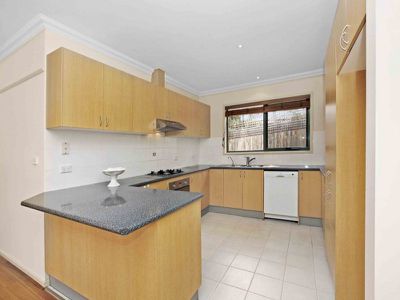 2 / 119 Karingal Drive, Briar Hill