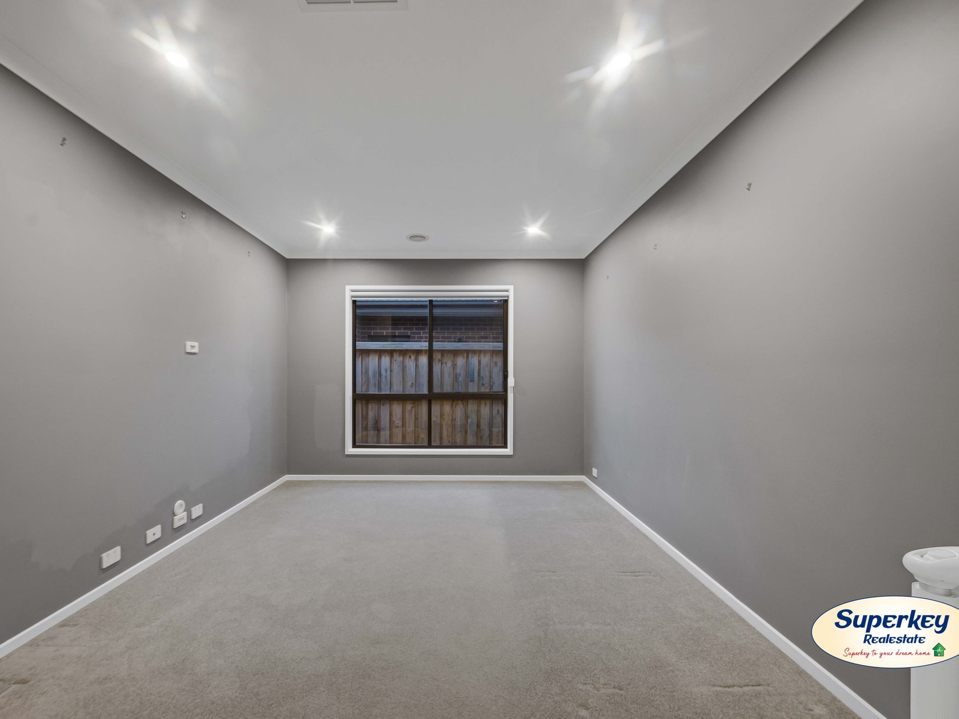 32 Chromite Circuit, Weir Views