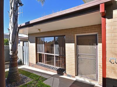 2 / 4 Trotter Lane, Ironbark