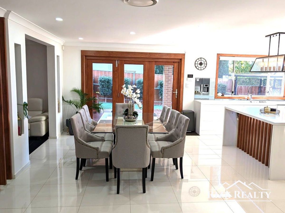 24 Paddock Street, The Ponds