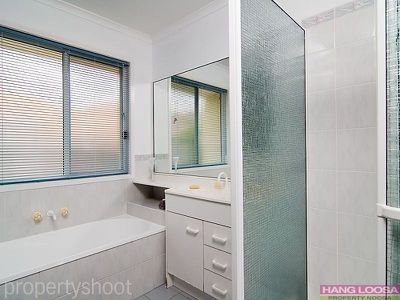 60 Lake Entrance Boulevard, Noosaville