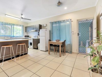 2 / 3 Priore Court, Moulden