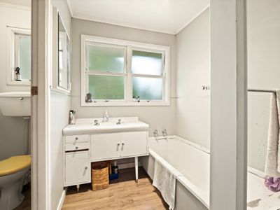 15 Middleton Road, Kew