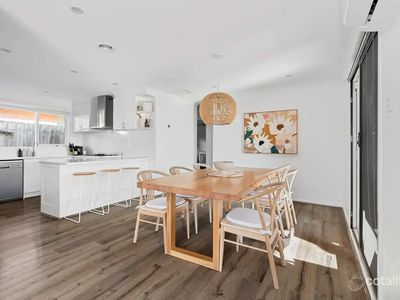 13 Annand Close, Cranbourne West