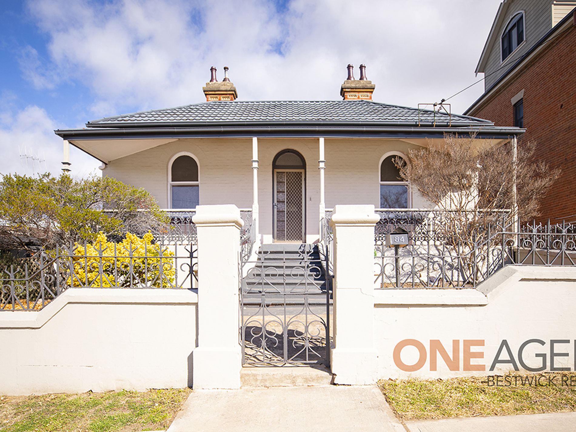 84 RUSSELL STREET, Bathurst