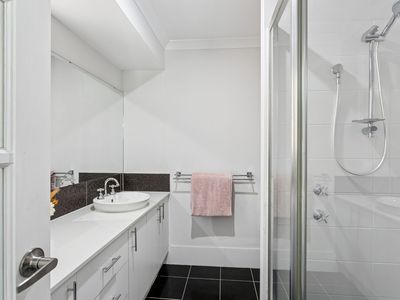 15 Palomino Promenade, The Vines