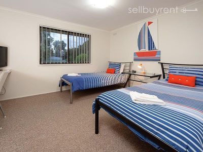 4 WILTSHIRE CRESCENT, Wodonga