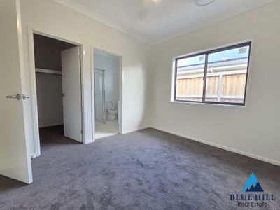 1/176 Settlers Boulevard, Chisholm