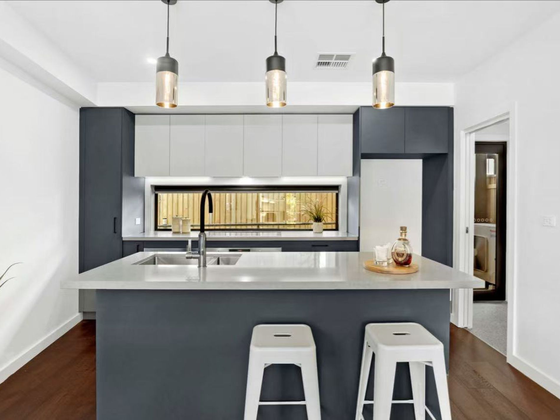 5 / 4 - 6 Coolac Place, Braddon