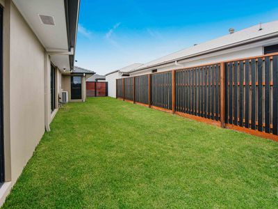 21 Whitsunday Circuit, Pimpama