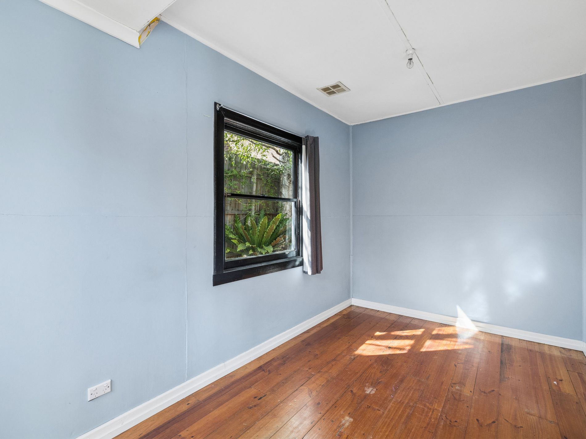 4 Canterbury Street, Yarraville