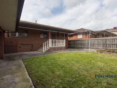 11 Brigette Court, Lalor