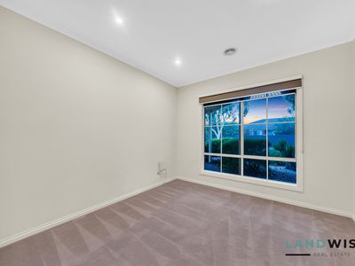 6  EILDON AVENUE, Manor Lakes