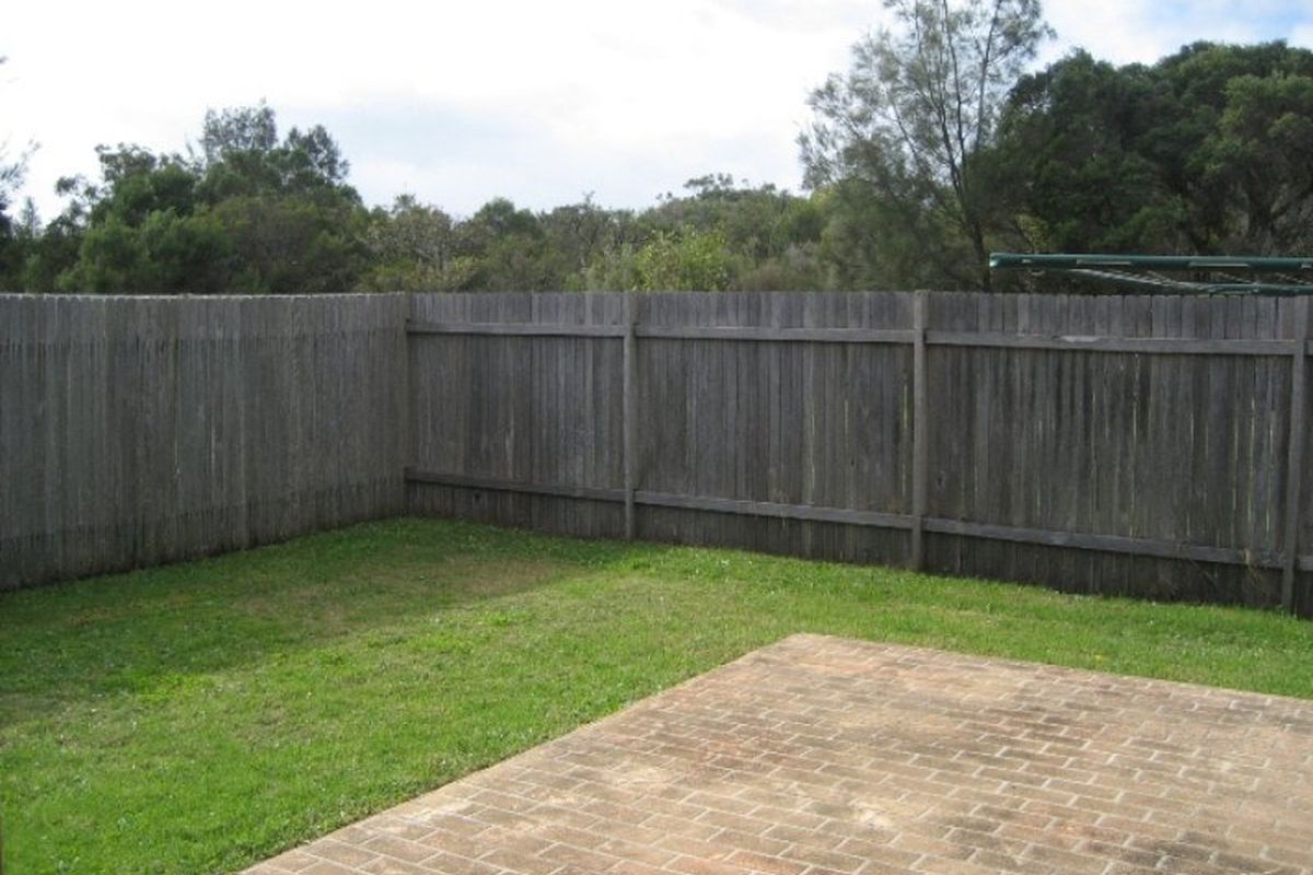 11A Castlereagh Crescent, Bateau Bay