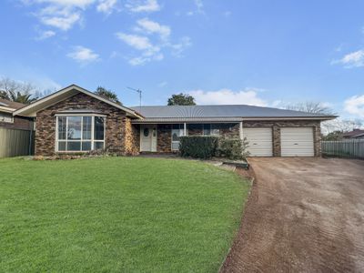 7 Lesley Place, Dubbo