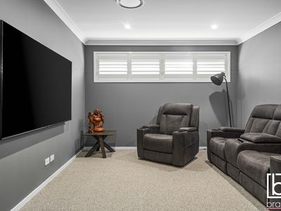 33 Wakool Crescent, Woongarrah