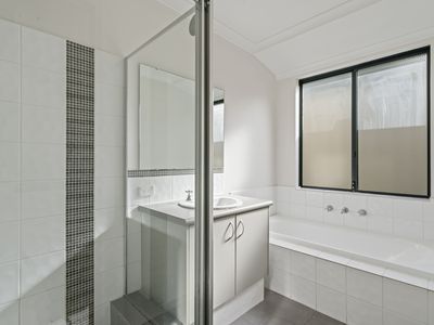 2 / 99 Manning Road, Manning