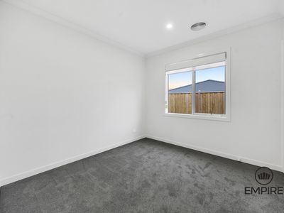 16 Sandalwood Crescent, Clyde North