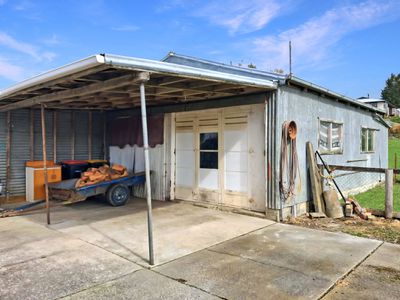 15 Sinclair Avenue, Nightcaps