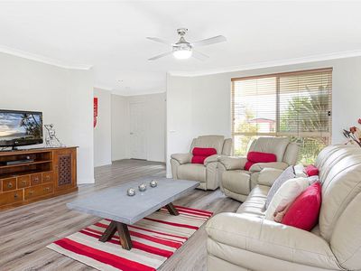 8 Downes Drive, Albion Park