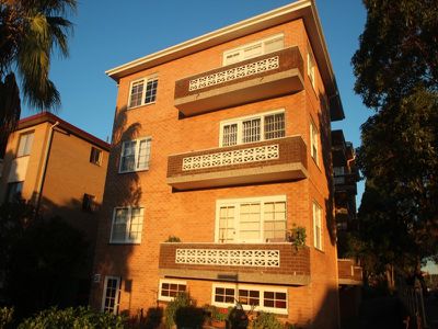 3 / 51 Robertson St, Kogarah