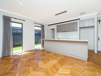 13 Denmark Loop, South Guildford