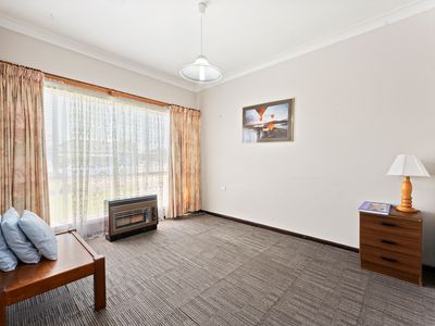 27 Addison Avenue, Lake Illawarra