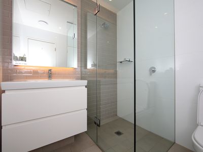 7402 / 2 Cullen Close, Forest Lodge