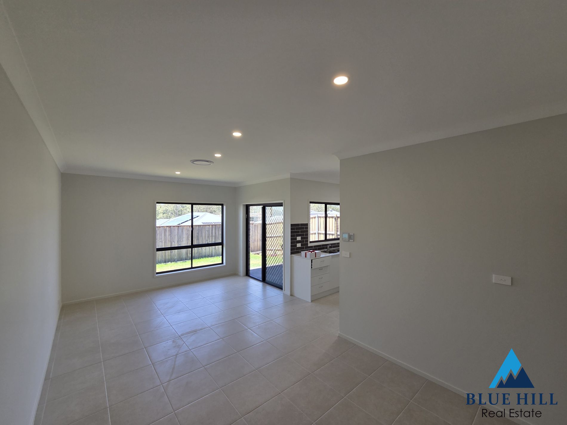 2 / 9 Millhouse Close, Farley