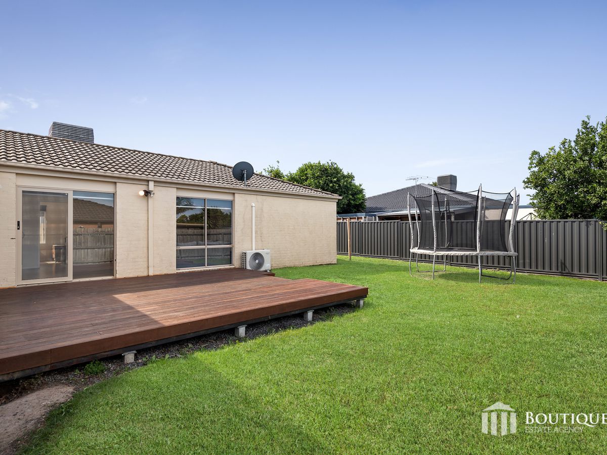 63 Langbourne Drive, Narre Warren South