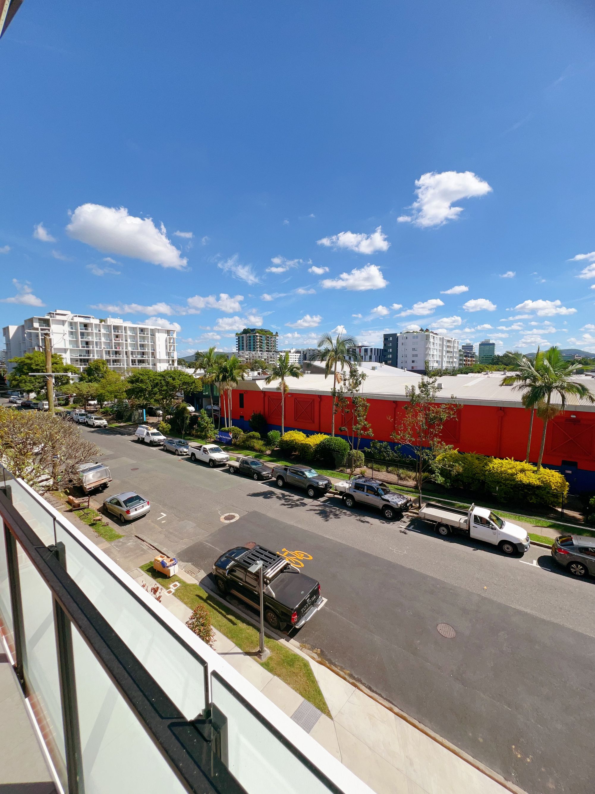 202 / 25 Bank Street, West End