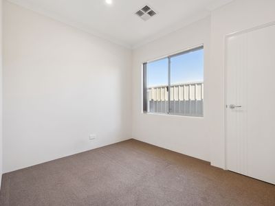 12A Loris Way, Kardinya