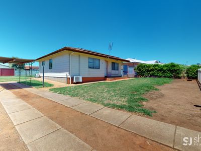 8 Pinnaroo Place, Dubbo