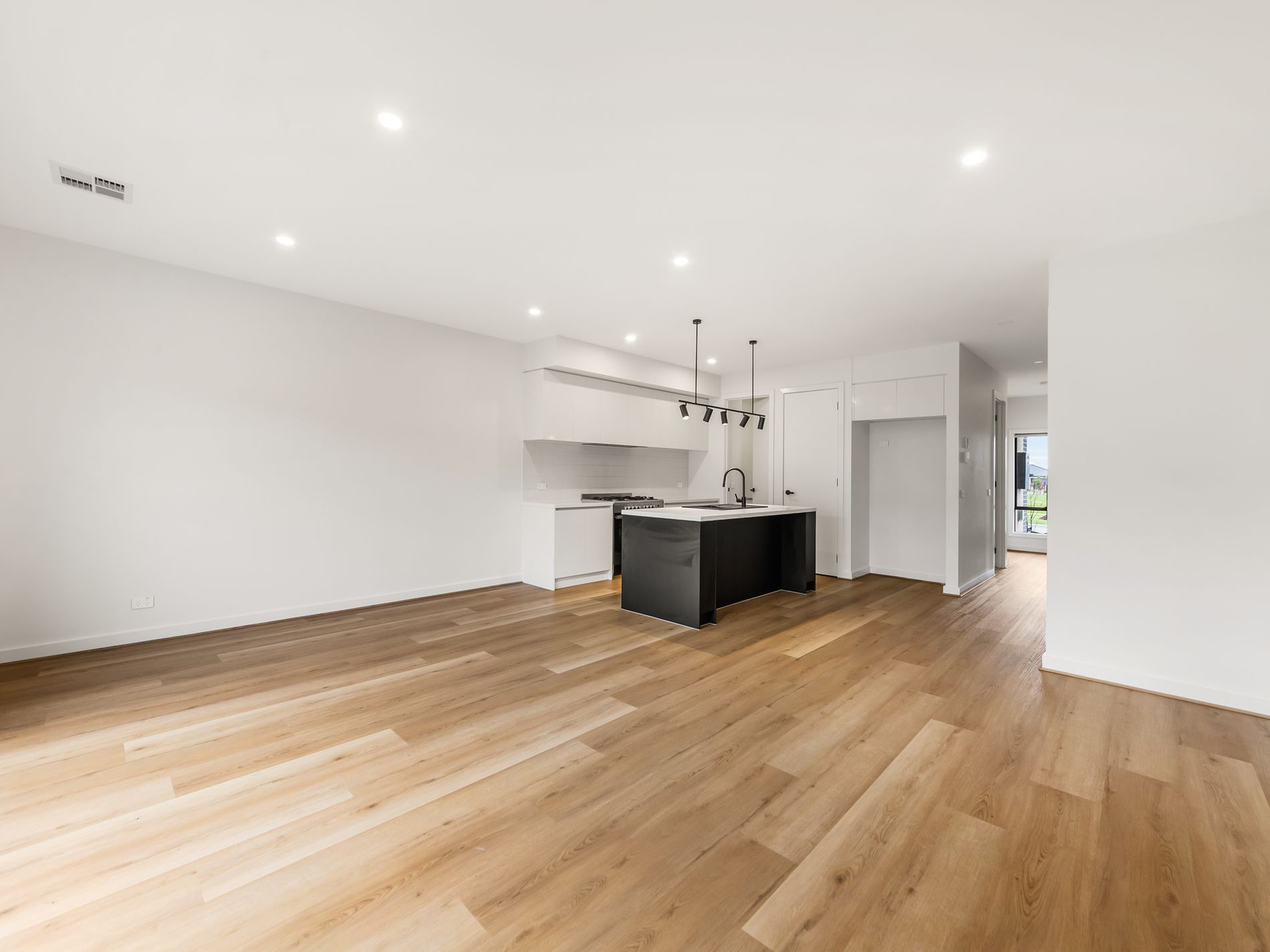 50 Verbena Boulevard, Clyde, Clyde - Thumbnail 3
