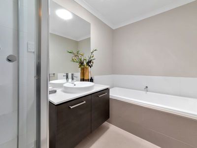 53 Glenrose Boulevard, Clyde North
